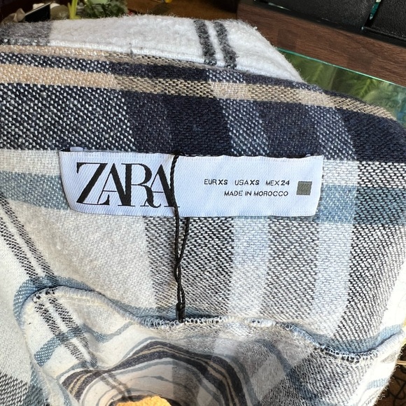 Woman’s Zara plaid cropped jacket - Picture 2 of 16